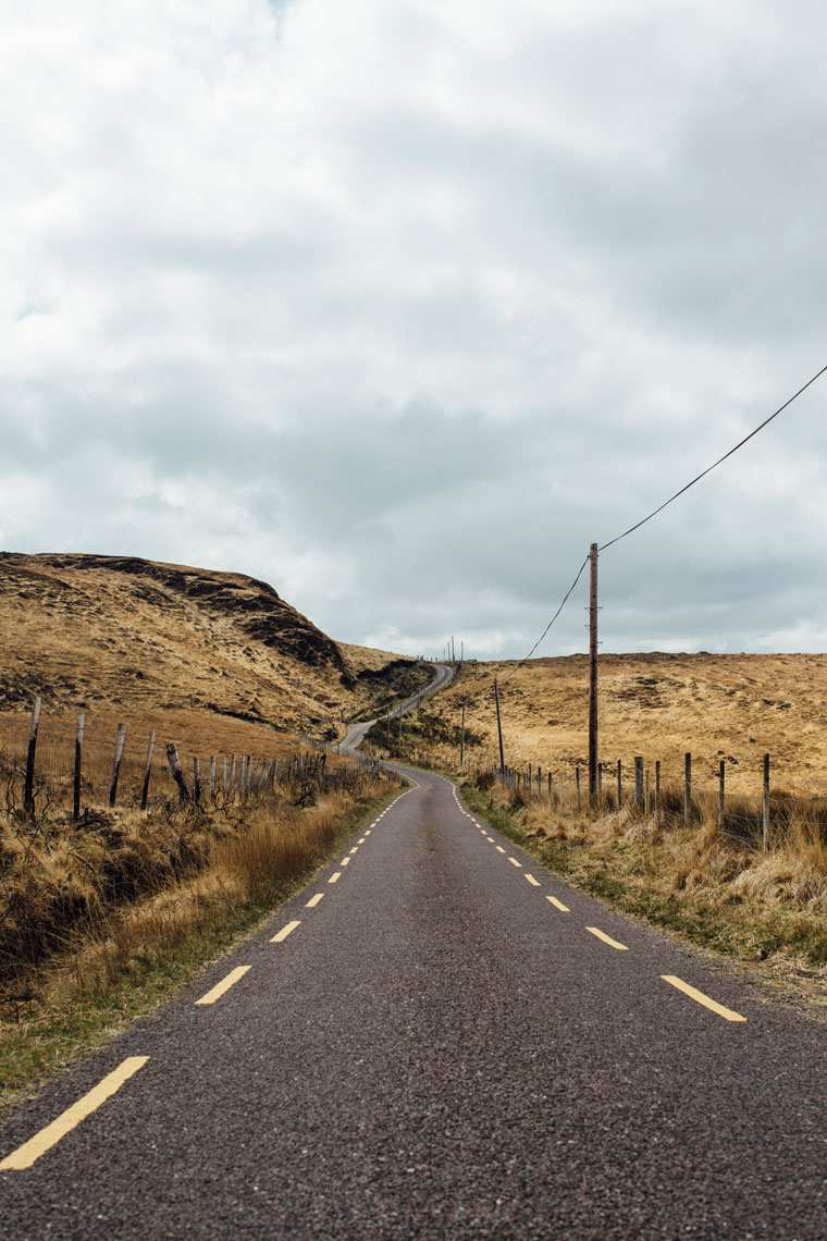 storytelling photographers: a road in a beautiful kerry 